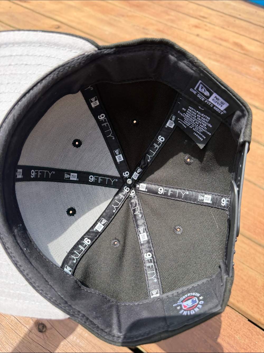 New Era  Black LA Dodgers Cap with White Logo SnapBack - Picture 4 of 5